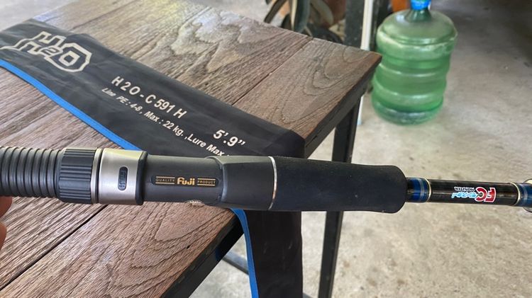 รอกAccurate BV500HN สีเงินดำพร้อมคัน FC monster H2O-C 591 H  ยาว 5‘.9“ รูปที่ 11