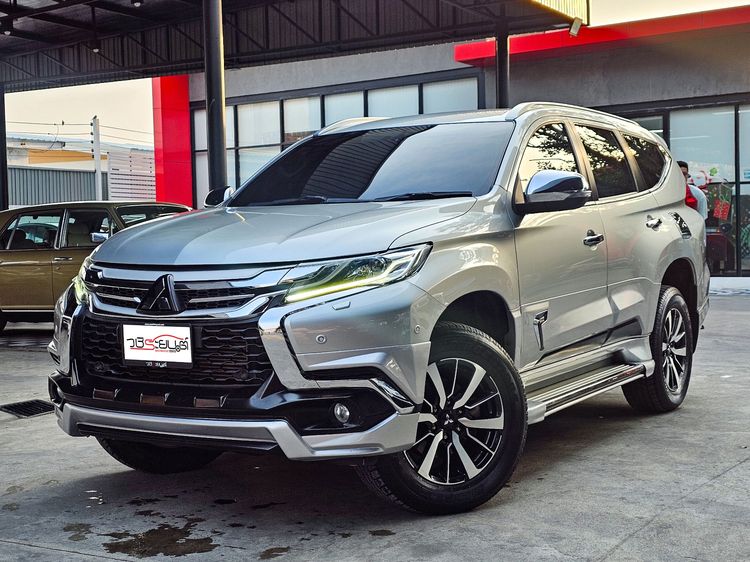 รถ Mitsubishi Pajero Sport 2.4 GT Premium 4WD สี เทา