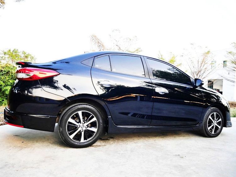 Toyota Yaris ATIV 2017 1.2 G Sedan เบนซิน ไม่ติดแก๊ส เกียร์อัตโนมัติ ดำ รูปที่ 4