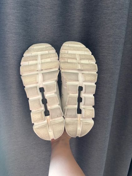 On cloud 6 white รูปที่ 12