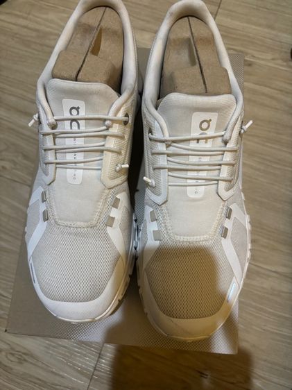 On cloud 6 white รูปที่ 2