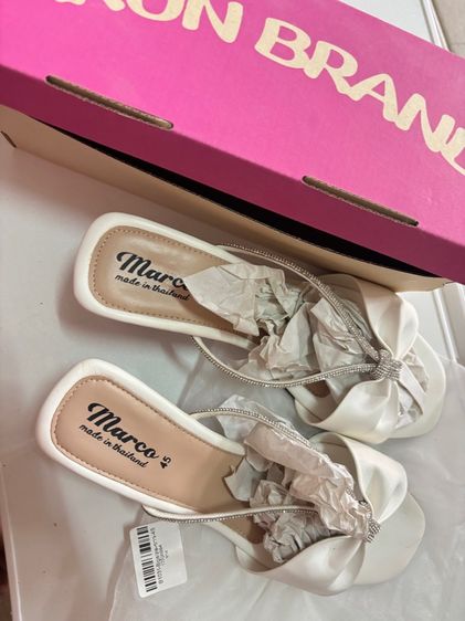 รองเท้า