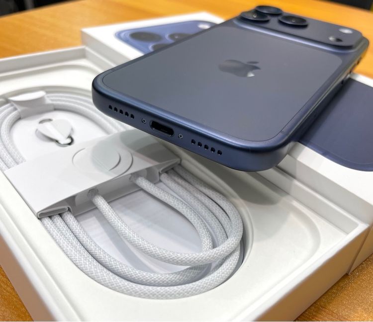 iphone 17 pro 1TB สภาพใหม่เอี่ยม รูปที่ 3