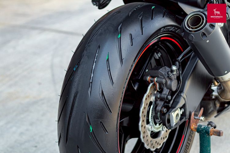 Kawasaki Ninja ZX-6R ปี2019 สีดำด้าน วิ่งน้อย6,000Km. รถใหม่มาก รูปที่ 16