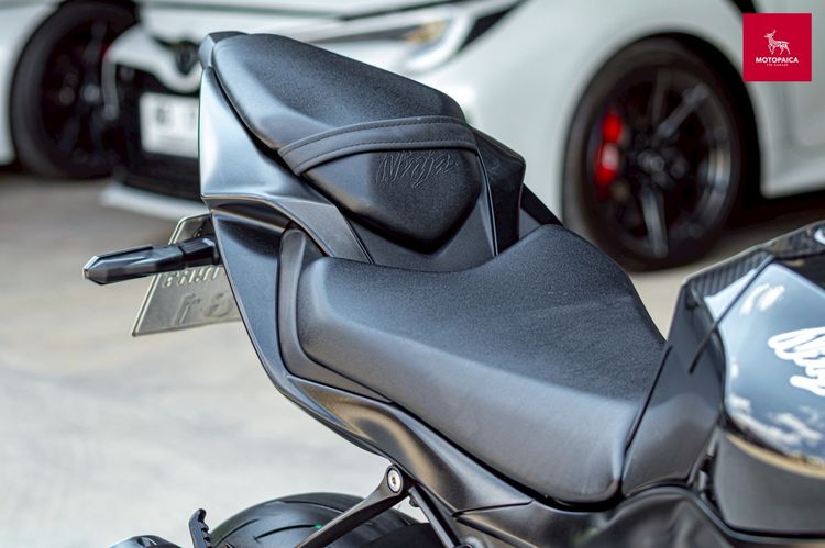 Kawasaki Ninja ZX-6R ปี2019 สีดำด้าน วิ่งน้อย6,000Km. รถใหม่มาก รูปที่ 15