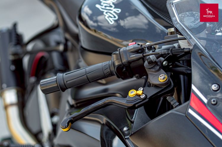 Kawasaki Ninja ZX-6R ปี2019 สีดำด้าน วิ่งน้อย6,000Km. รถใหม่มาก รูปที่ 8