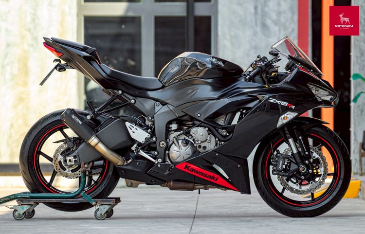 Kawasaki Ninja ZX-6R ปี2019 สีดำด้าน วิ่งน้อย6,000Km. รถใหม่มาก รูปที่ 2