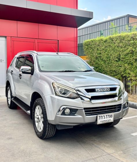 รถ Isuzu MU-X 1.9 สี บรอนซ์เงิน