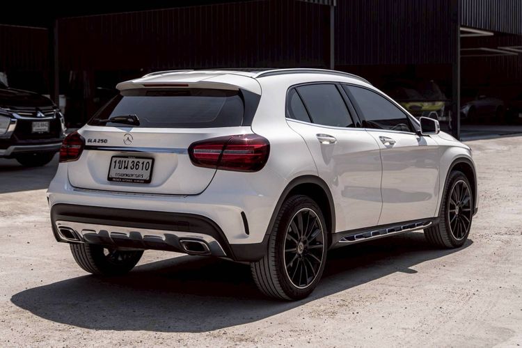 Mercedes-Benz GLA-Class 2019 GLA250 Utility-car เบนซิน ขาว รูปที่ 4