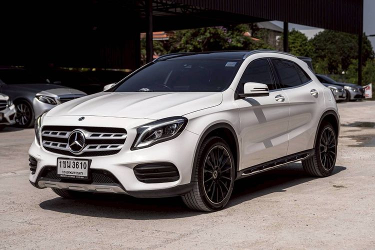 รถ Mercedes-Benz GLA-Class GLA250 สี ขาว
