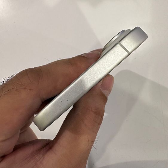 iphone16 128gb เครื่องศูนย์ไทย สีขาว ประกันถึง12-11-69 สุขภาพแบต99เปอร์เซ็นต์ รูปที่ 3