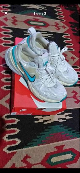 รองเท้าผ้าใบ เงิน ผ้าใบ UK 6.5 | EU 40 | US 8 nike v2k run