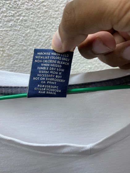 เสื้อยืด U.S. Polo Assn. สีขาว V-neck ปักโลโก้ ไซส์ L รูปที่ 4