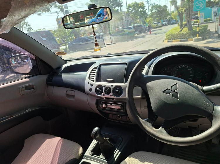 Mitsubishi Triton 2012 2.5 GLX Plus Pickup ดีเซล ไม่ติดแก๊ส เกียร์ธรรมดา เทา รูปที่ 3