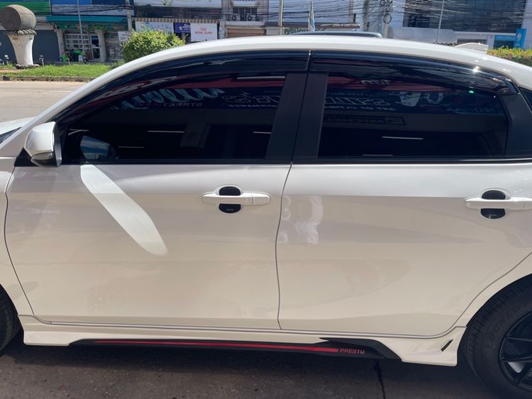 Toyota Yaris ATIV 2022 1.2 Smart Sedan เบนซิน ไม่ติดแก๊ส เกียร์อัตโนมัติ ขาว รูปที่ 2