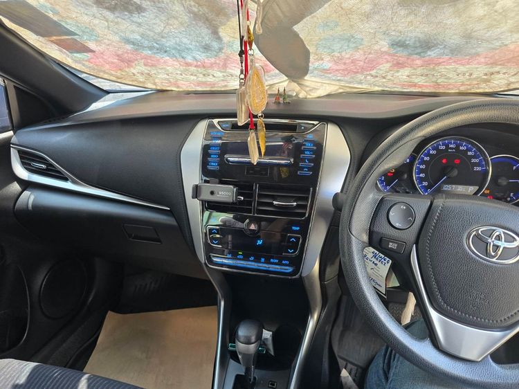 Toyota Yaris 2018 1.2 E Sedan เบนซิน ไม่ติดแก๊ส เกียร์อัตโนมัติ เทา รูปที่ 4