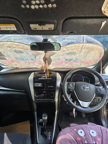 Toyota Yaris 2018 1.2 E Sedan เบนซิน ไม่ติดแก๊ส เกียร์อัตโนมัติ เทา รูปที่ 3