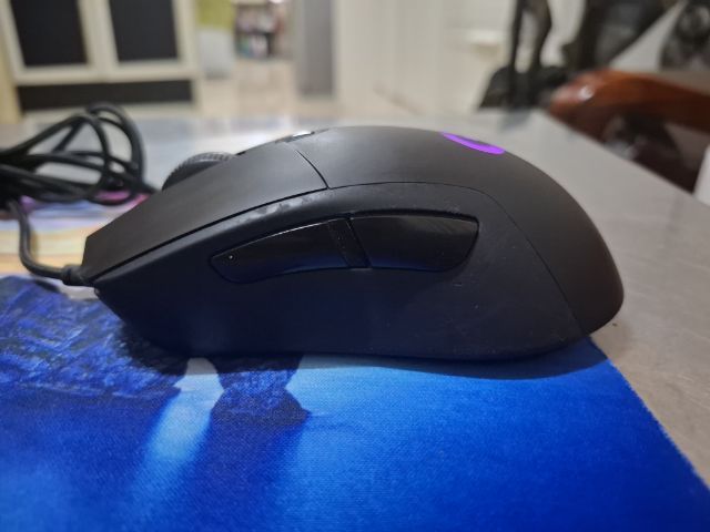 ขายเมาส์เกมมิ่ง Logitech 2 ตัว

Logitech G403 HEROใช้งานปกติ เซนเซอร์ดี คลิกปกติ ไฟ RGB ติดมีตำหนิ ยางด้านซ้ายลอก ตามรูป (ไม่มีผลต่อการใช้งาน)

