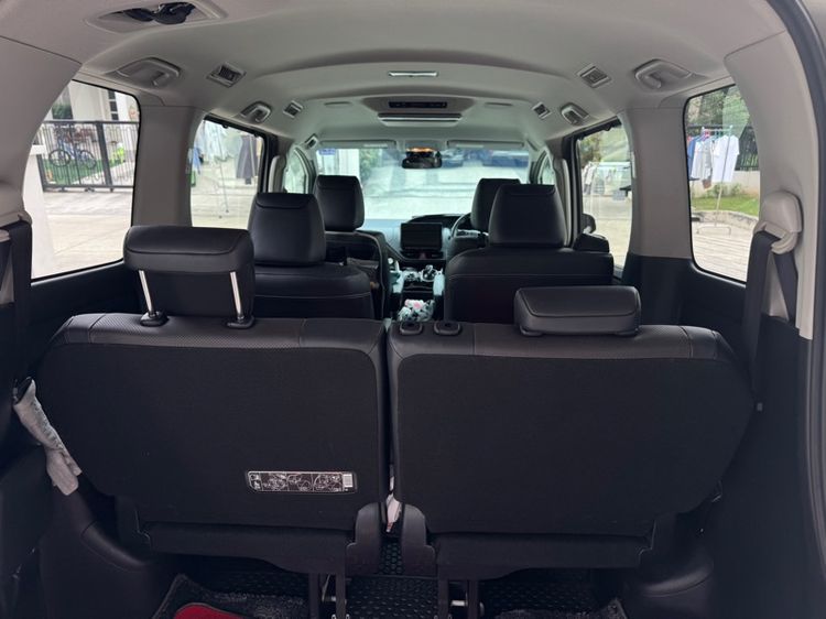 Toyota Esquire 2015 1.8 Hybrid Gi Sedan เบนซิน ไม่ติดแก๊ส เกียร์อัตโนมัติ ขาว รูปที่ 3