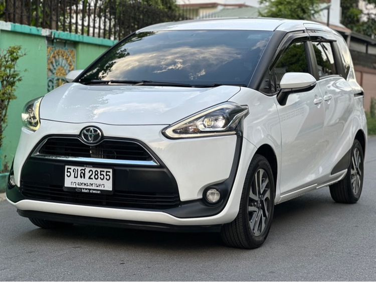 Toyota Sienta 2019 1.5 V Utility-car เบนซิน ไม่ติดแก๊ส เกียร์อัตโนมัติ ขาว รูปที่ 2