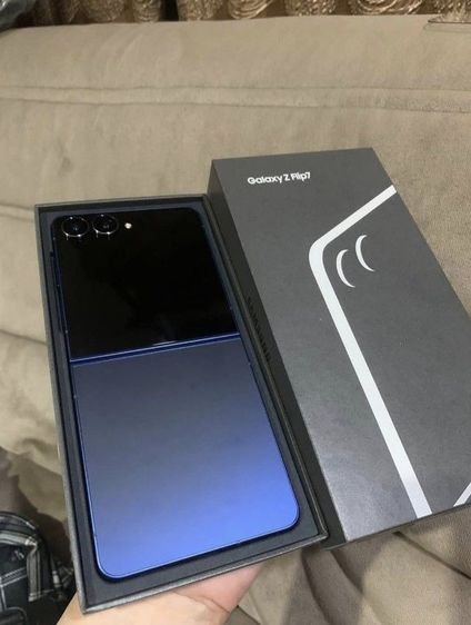 Samsung  Z Flip7 สีน้ำเงิน เครื่องสวยไร้รอย ประกันเหลือ รูปที่ 2