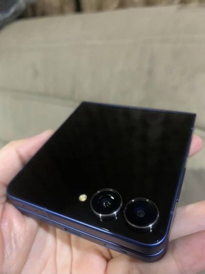 Samsung  Z Flip7 สีน้ำเงิน เครื่องสวยไร้รอย ประกันเหลือ