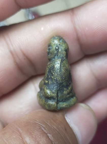 หล่อโบราณหลวงพ่อเงินขี้ตาเก่า รูปที่ 4