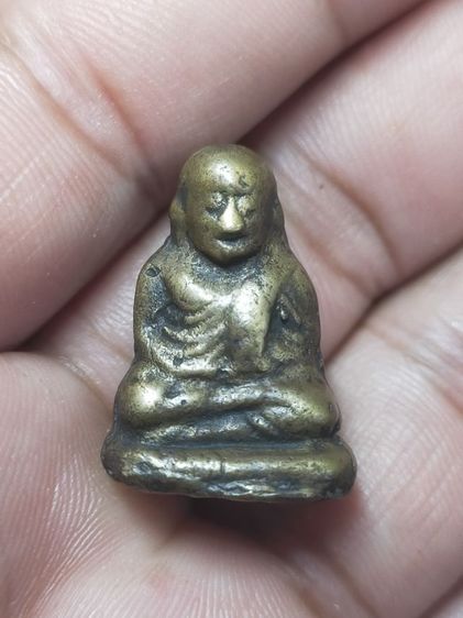 หลวงพ่อเงินพิมพ์ขี้ตาเก่า