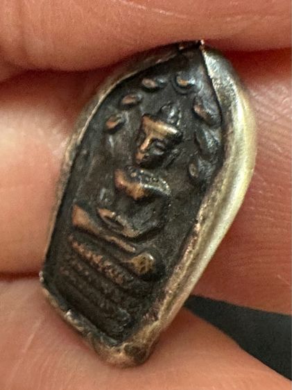 องค์ละ1000🙏ล.ป.ทวด เนื้อขาว พระพอมีอายุความเก่าเลี่ยมเดิม ไม่ทราบที่🙏พระปรกใบมะขาม  รูปที่ 11