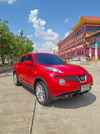 รถ Nissan Juke 1.6 V สี แดง