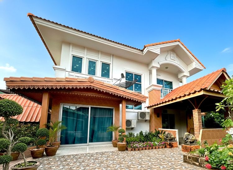 ขายบ้านเดี่ยว พร้อมห้องสำหรับค้าขายหรือเปิดออฟฟิศ ติดถนนเมน