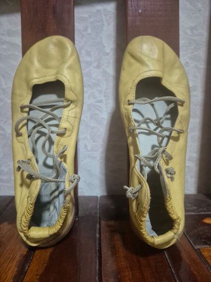 รองเท้าส้นแบน เหลือง หนังแท้ UK 4.5 | EU 37 1/3 | US 6  Camper Peu Circuit  เบอร์ 37  สภาพดี ไม่มีซ่อมไม่มีขาด 650 รวมส่ง