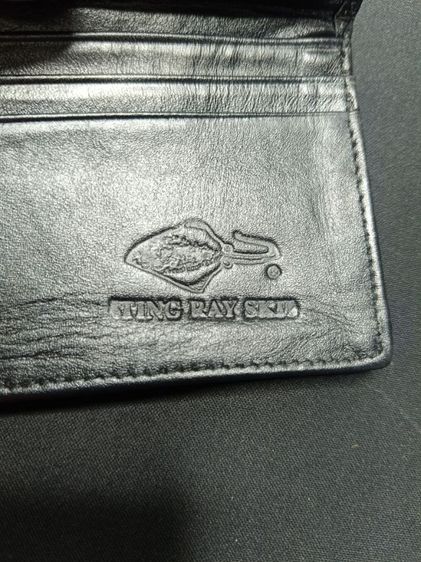 กระเป๋าใส่บัตรหนังปลากระเบนแท้ สีดำ ทรงพับ สวยหรูทนทาน รูปที่ 10