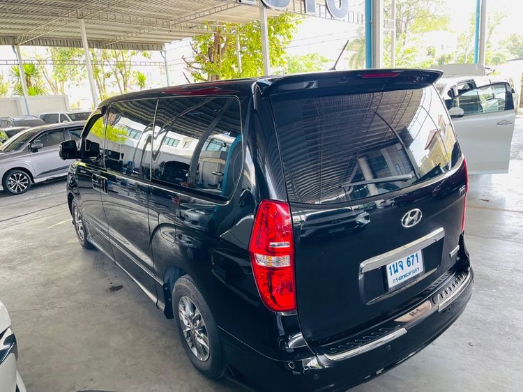 Hyundai H-1  2018 2.5 Deluxe Van ดีเซล ไม่ติดแก๊ส เกียร์อัตโนมัติ ดำ รูปที่ 4