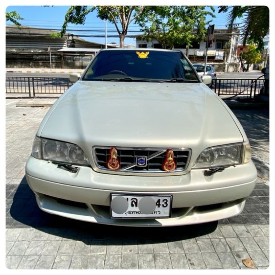 รถ Volvo S70 2.3 สี น้ำตาล