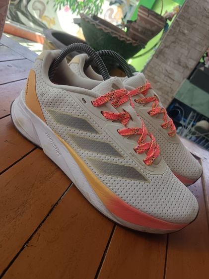 ขาว หนัง PU รองเท้าผ้าใบ UK 7 | EU 40 2/3 | US 8.5 รองเท้าวิ่งadidas