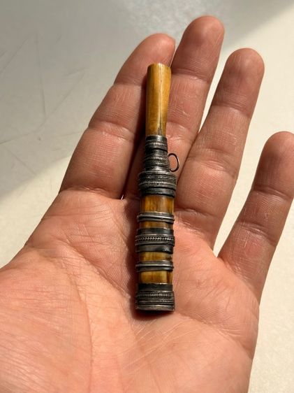 มีดสาริกาจิ๋ว