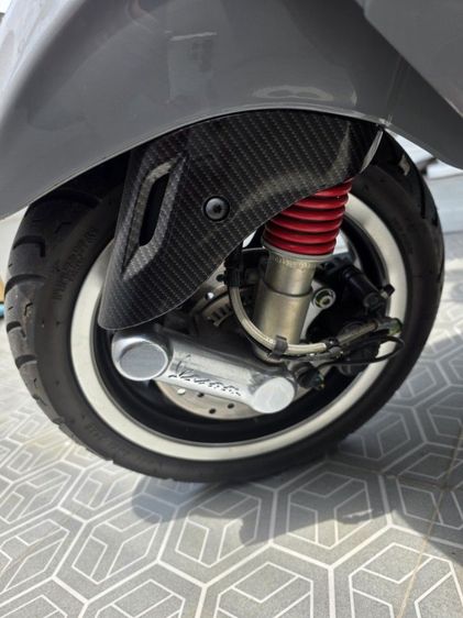 Vespa Sprint 150 สีเทาแลมโบ รูปที่ 10