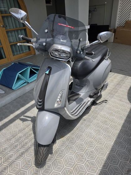 2024 Vespa Sprint 150 สีเทาแลมโบ
