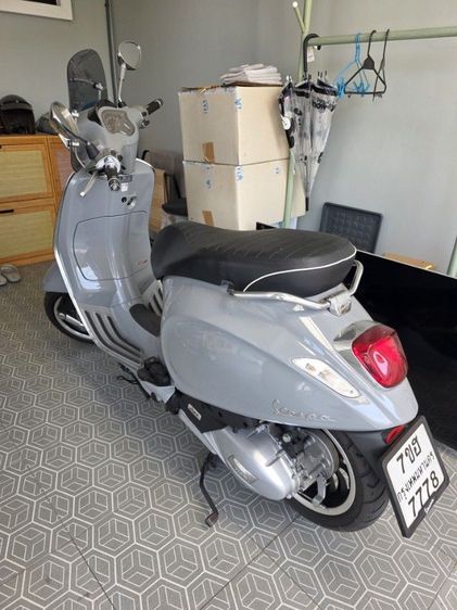Vespa Sprint 150 สีเทาแลมโบ รูปที่ 13