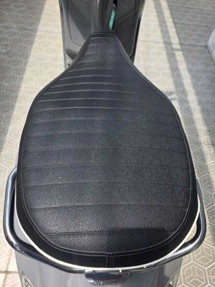 Vespa Sprint 150 สีเทาแลมโบ รูปที่ 9