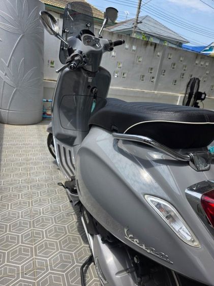 Vespa Sprint 150 สีเทาแลมโบ รูปที่ 2