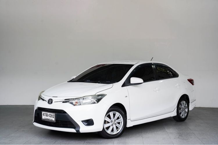 Toyota Vios 2015 1.5 E Sedan เบนซิน ไม่ติดแก๊ส เกียร์อัตโนมัติ ขาว รูปที่ 4