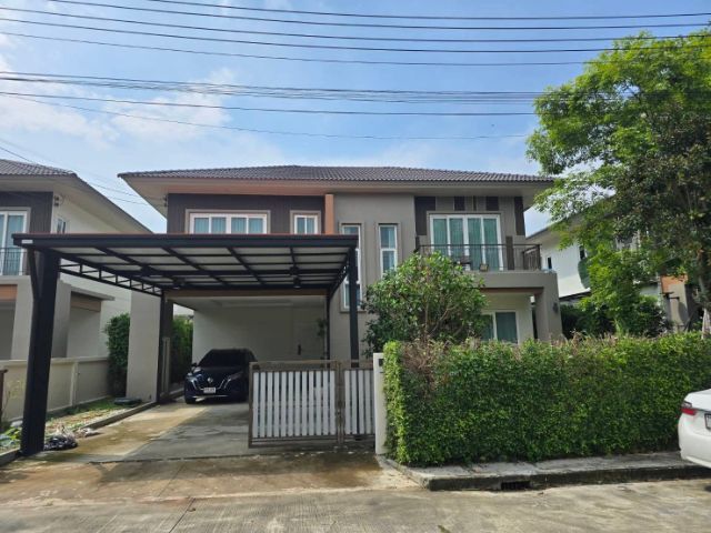อื่นๆ มีบางส่วน 2022 ใช่ 🏡 บ้านเดี่ยวหรู 4 ห้องนอน 5 ห้องน้ำ พร้อมที่จอดรถ 4 คัน
✨ โครงการซื่อตรงโคซี่ The Oxy รังสิตคลอง 6 เพียง 6.89 ล้านบาท รูปที่ 2