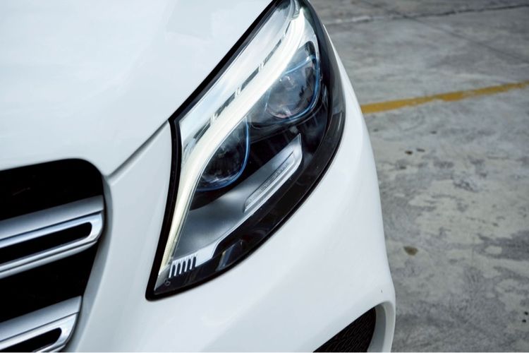 Mercedes-Benz GLE-Class 2018 GLE500 Utility-car เบนซิน ไม่ติดแก๊ส เกียร์อัตโนมัติ ขาว รูปที่ 4