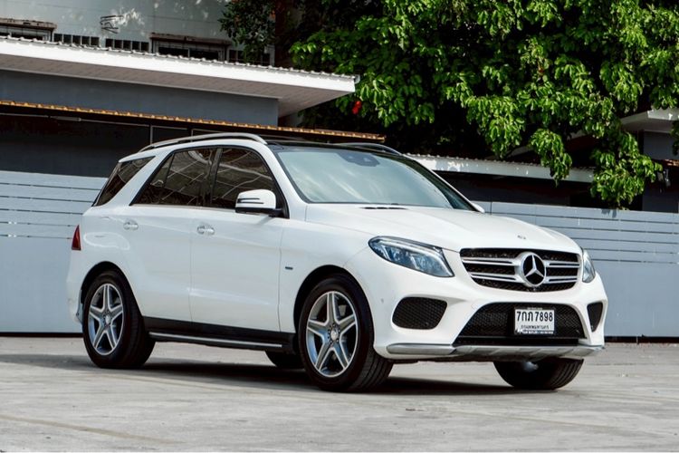 รถ Mercedes-Benz GLE-Class GLE500 สี ขาว