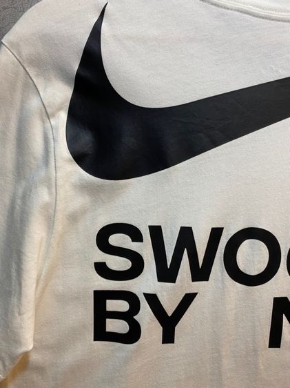 เสื้อยืด Nike Swoosh Tee White รูปที่ 7