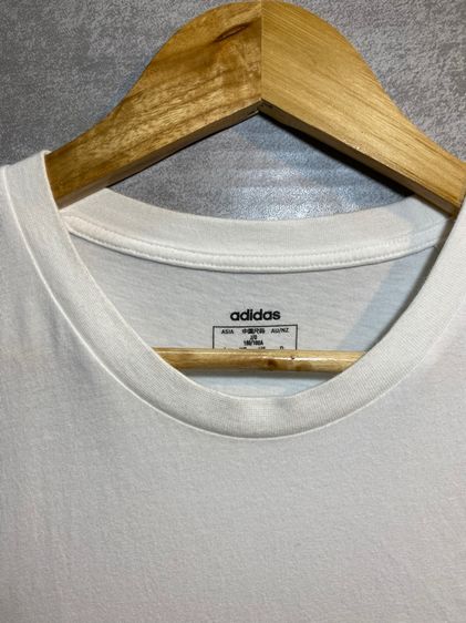 เสื้อยืด adidas Multi Linear Sportswear Graphic  รูปที่ 4