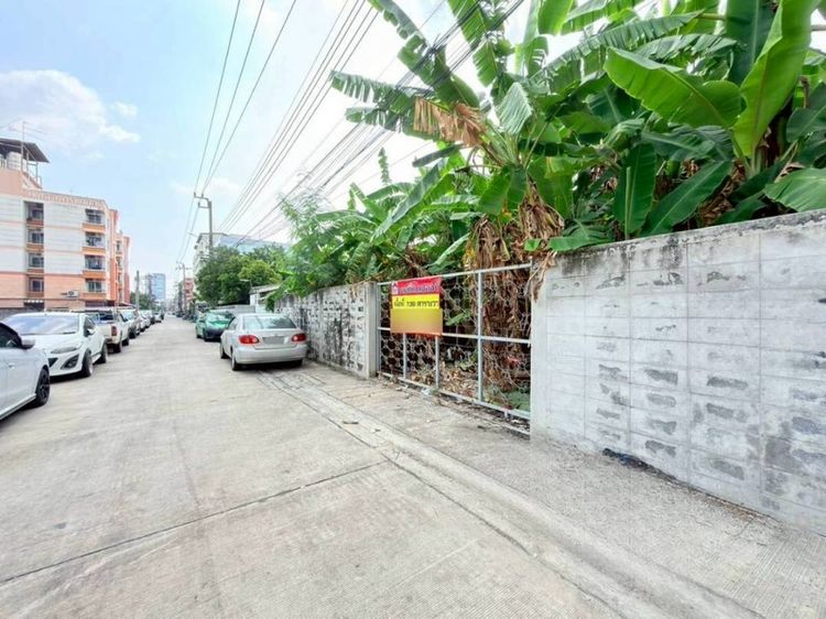 ขายที่ดินทำเลทอง ซอยลาดพร้าว 122 ขนาด 139 ตารางวา ใกล้สถานีรถไฟฟ้าสายสีเหลือง