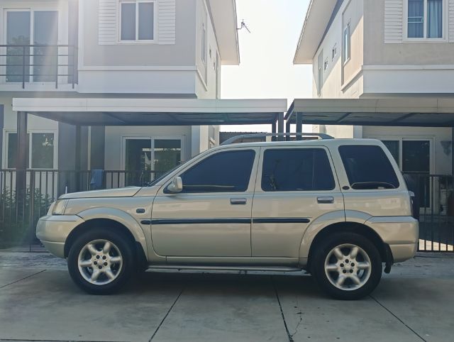 รถ Land Rover Freelander 2.5 V6 HSE 4WD สี น้ำตาล